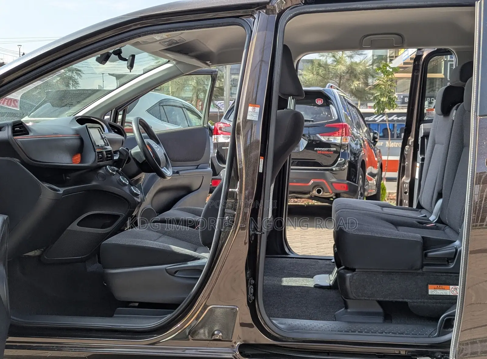 Toyota Sienta 2019