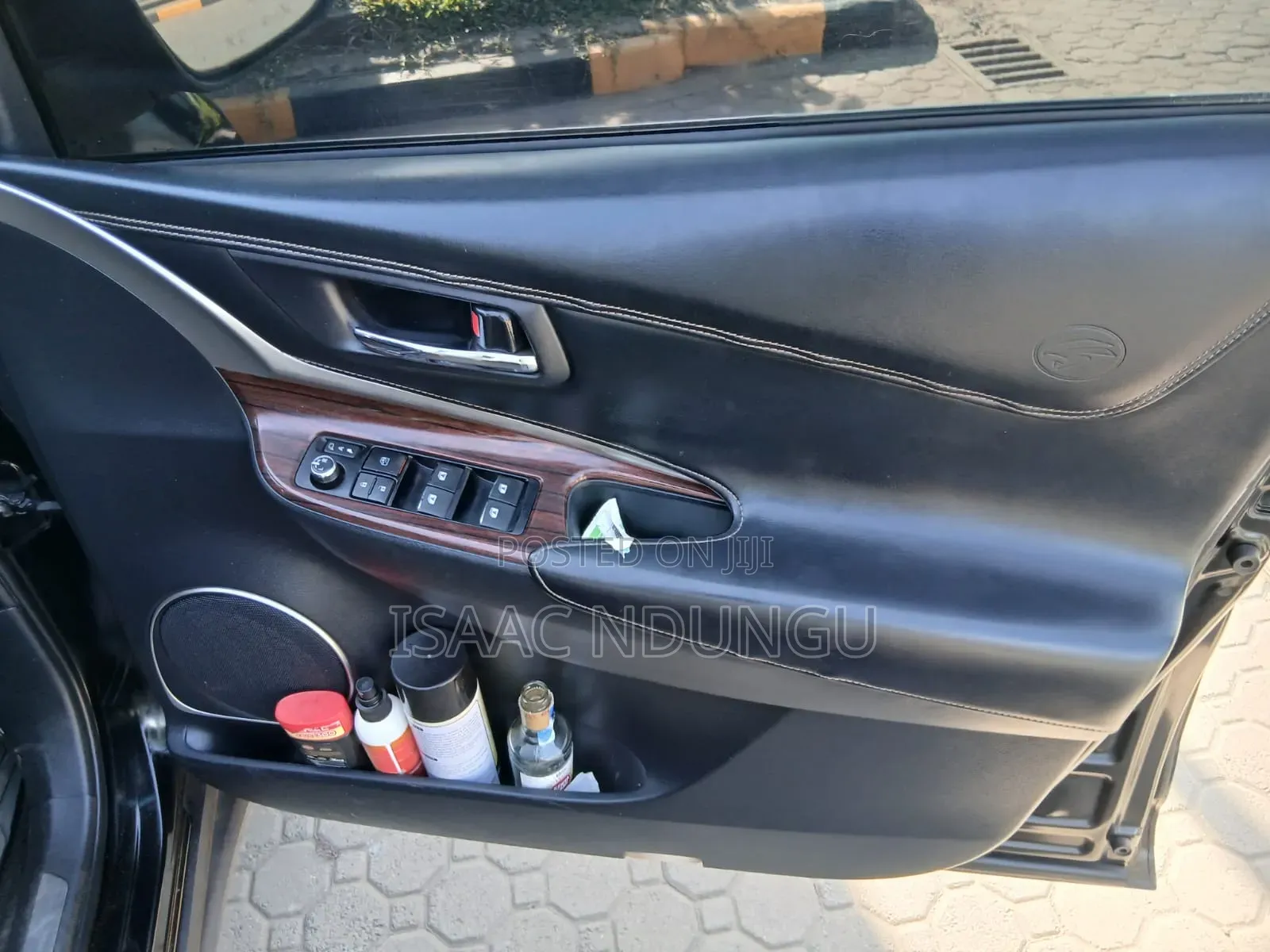 Toyota Harrier 2.0 2015 Black