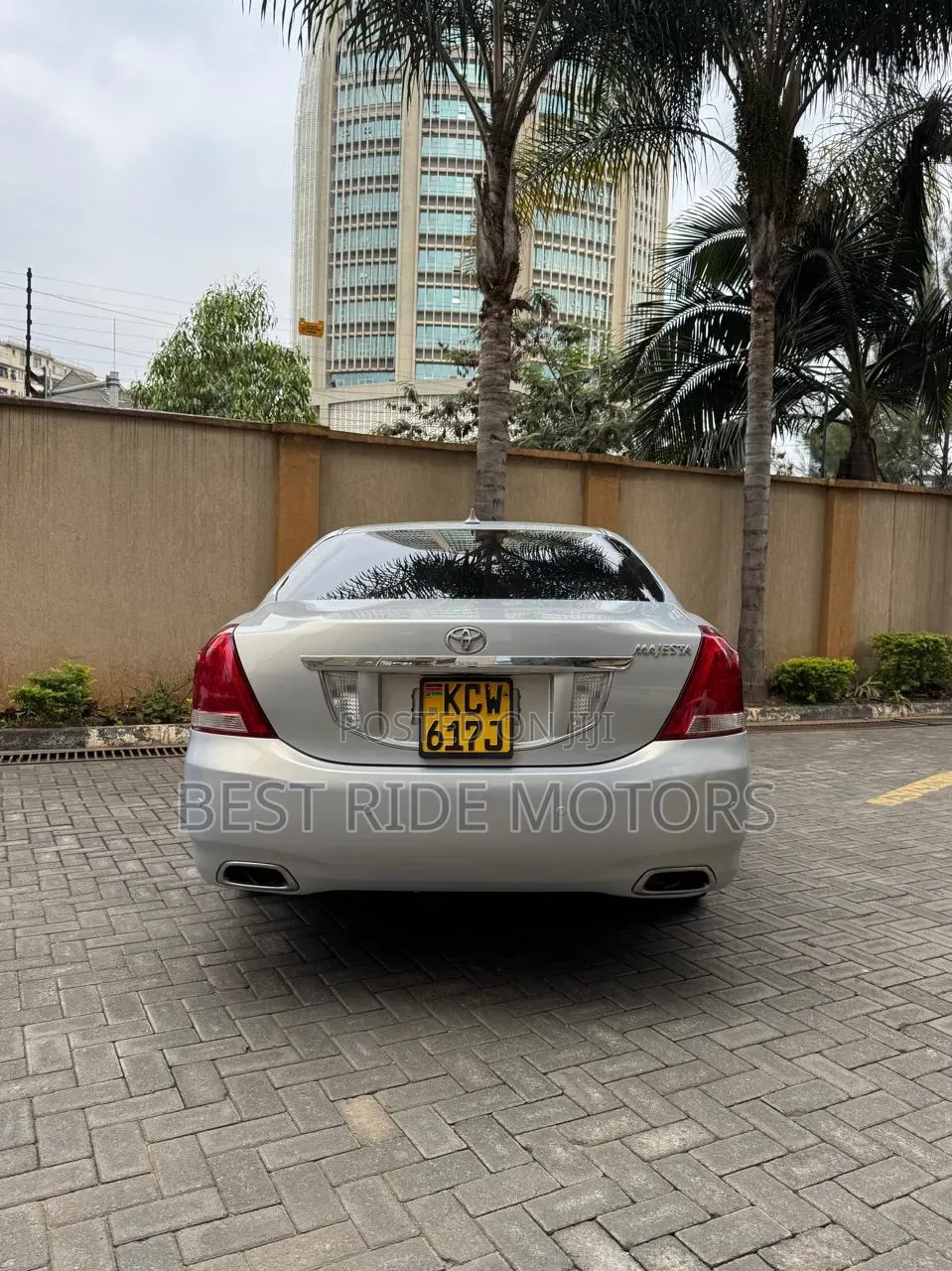 Toyota Crown Majesta 4.6 RWD 2012 Silver
