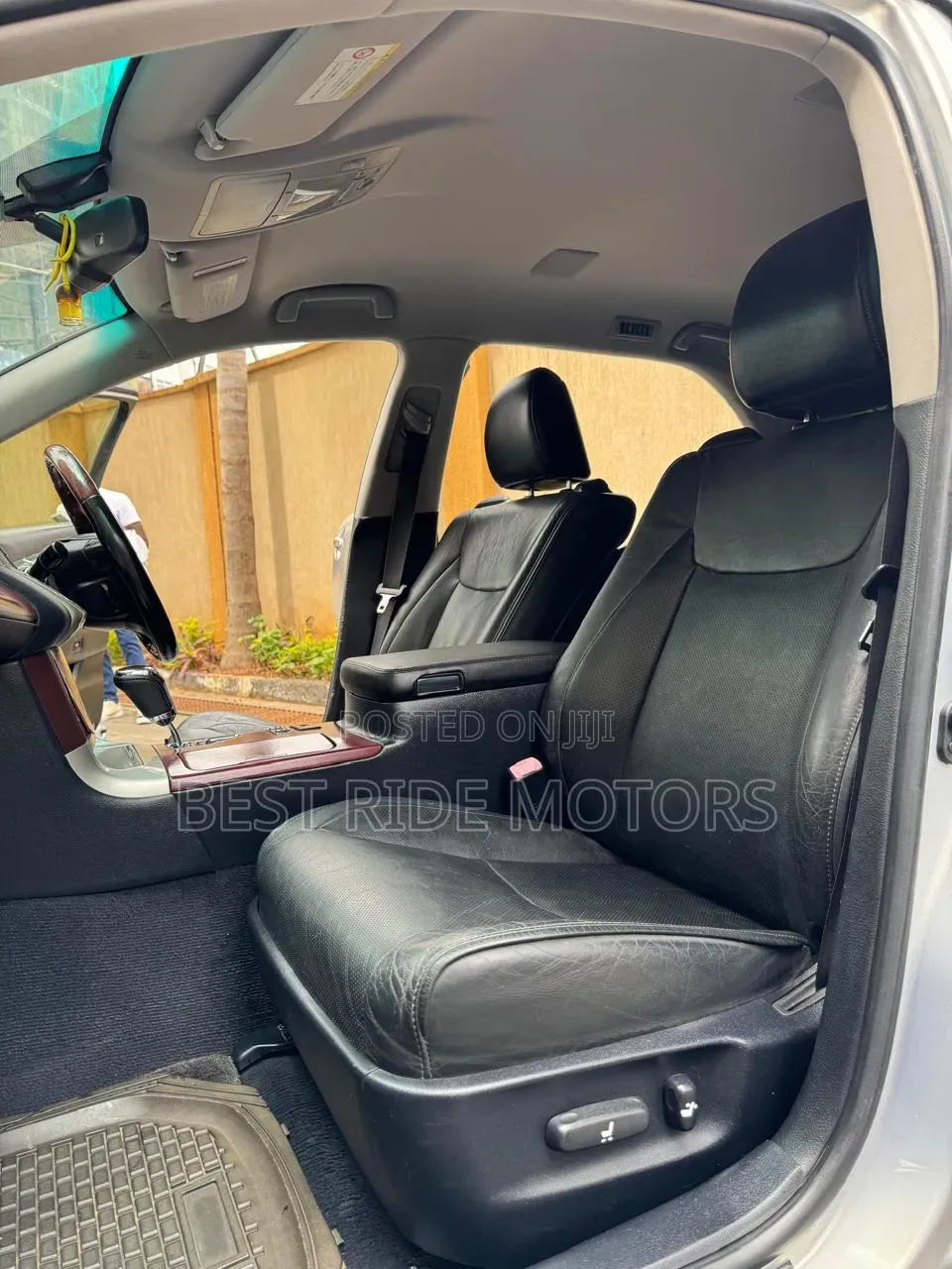 Toyota Crown Majesta 4.6 RWD 2012 Silver