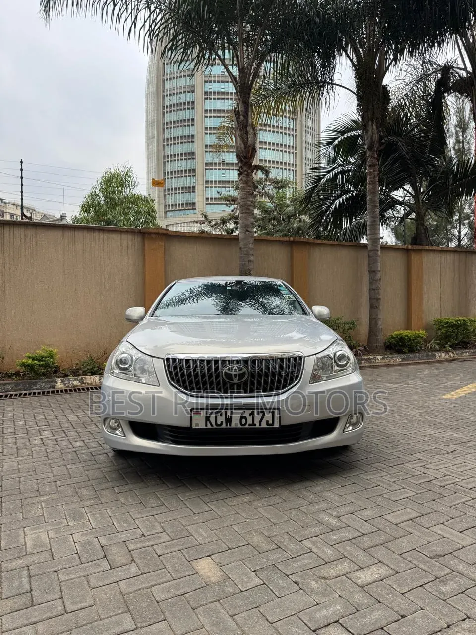 Toyota Crown Majesta 4.6 RWD 2012 Silver