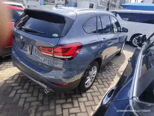 BMW X1 xDrive28i AWD 2020 Gray