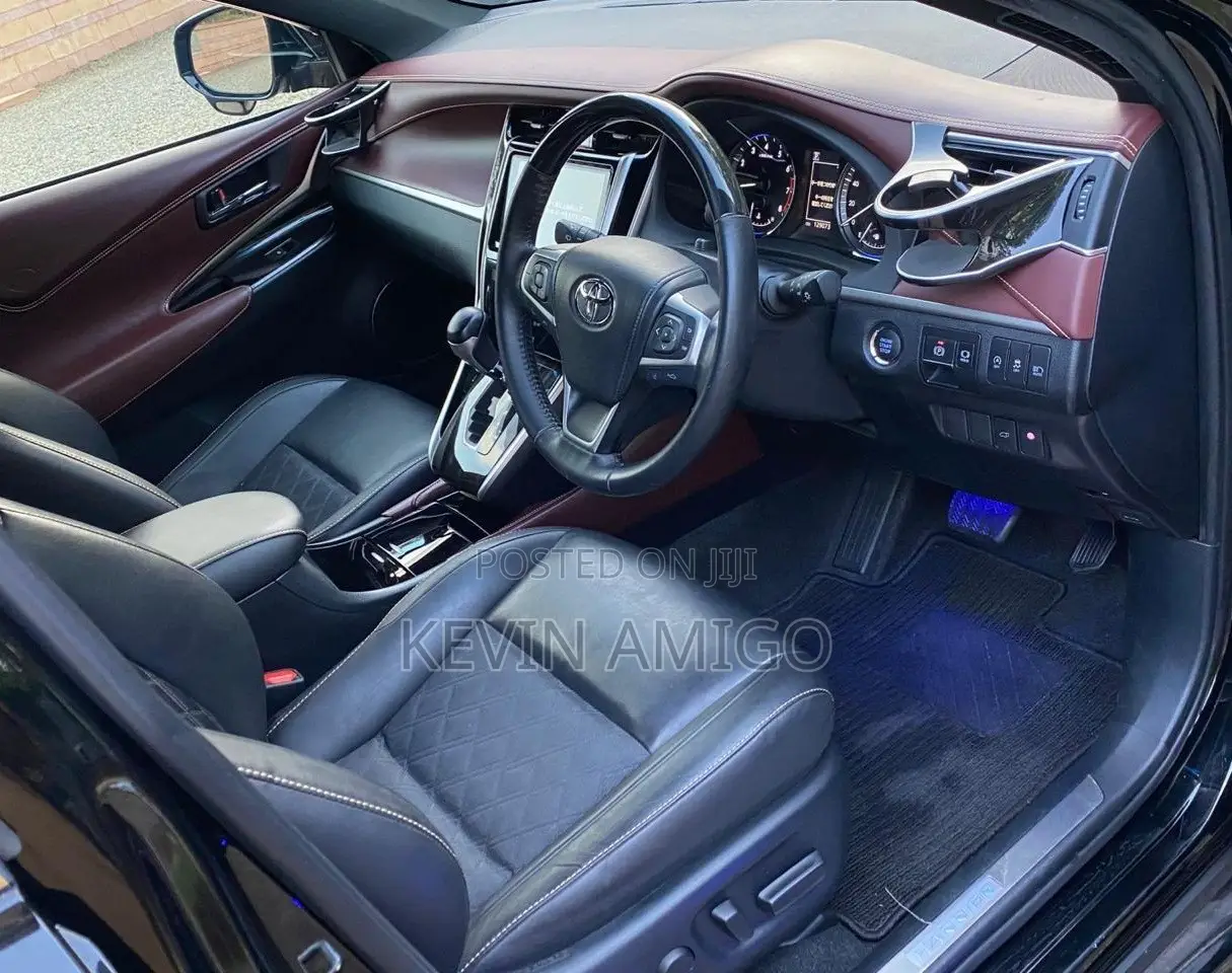 Toyota Harrier 2.0 2020