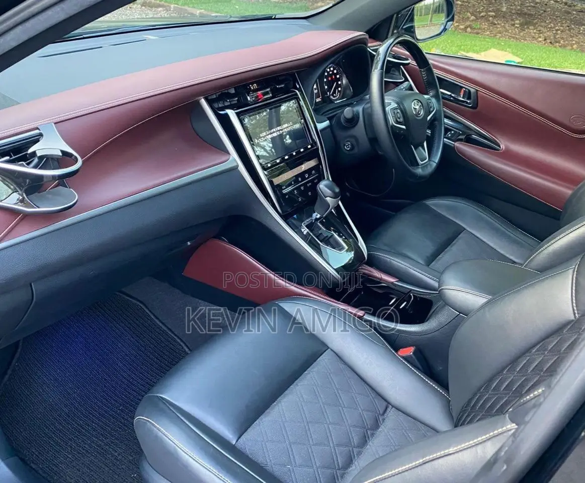 Toyota Harrier 2.0 2020