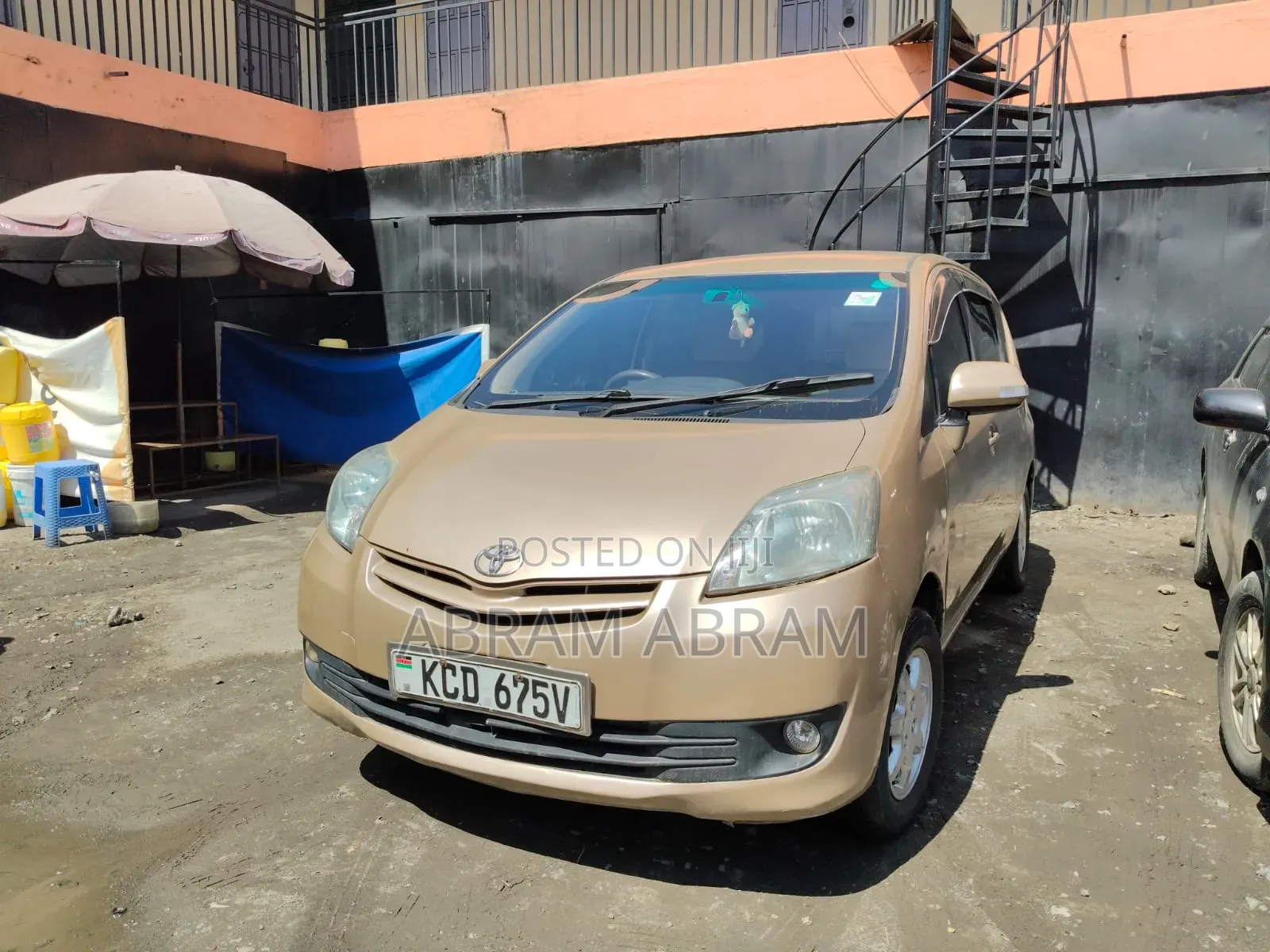 Toyota Passo Sette 2010 Beige