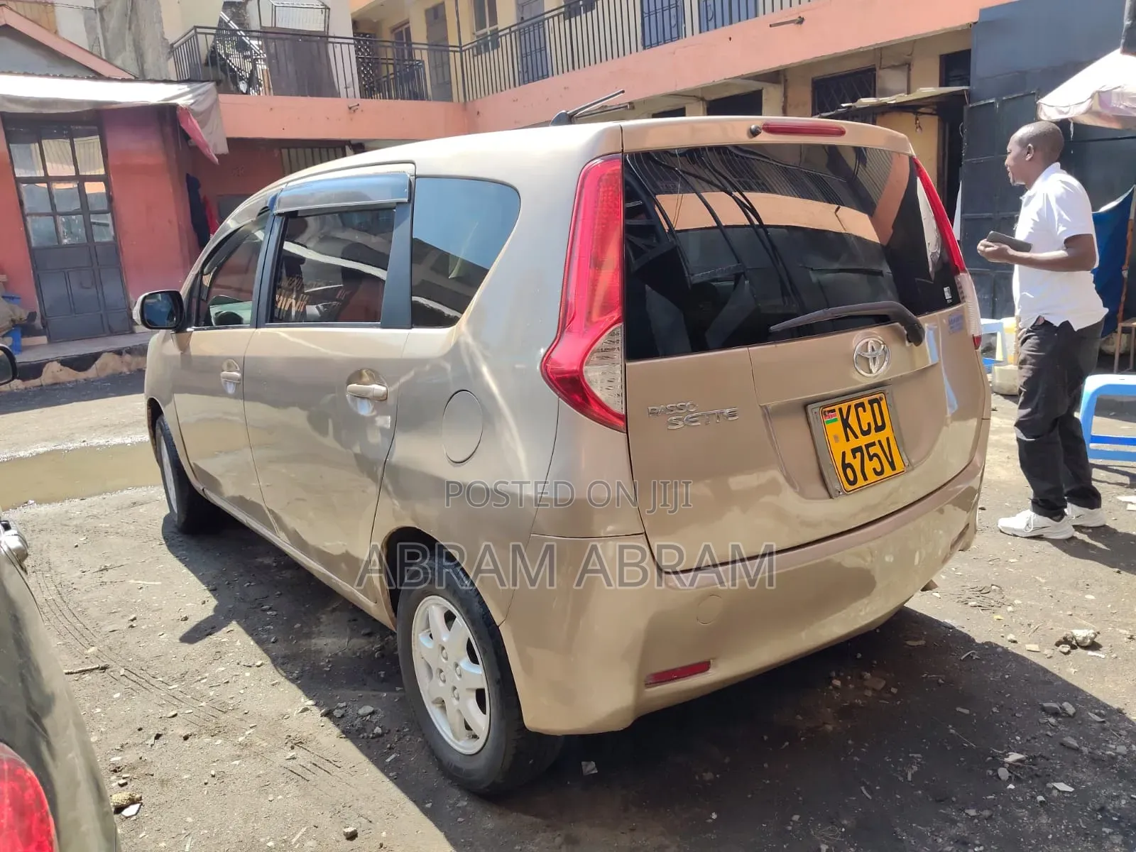 Toyota Passo Sette 2010 Beige