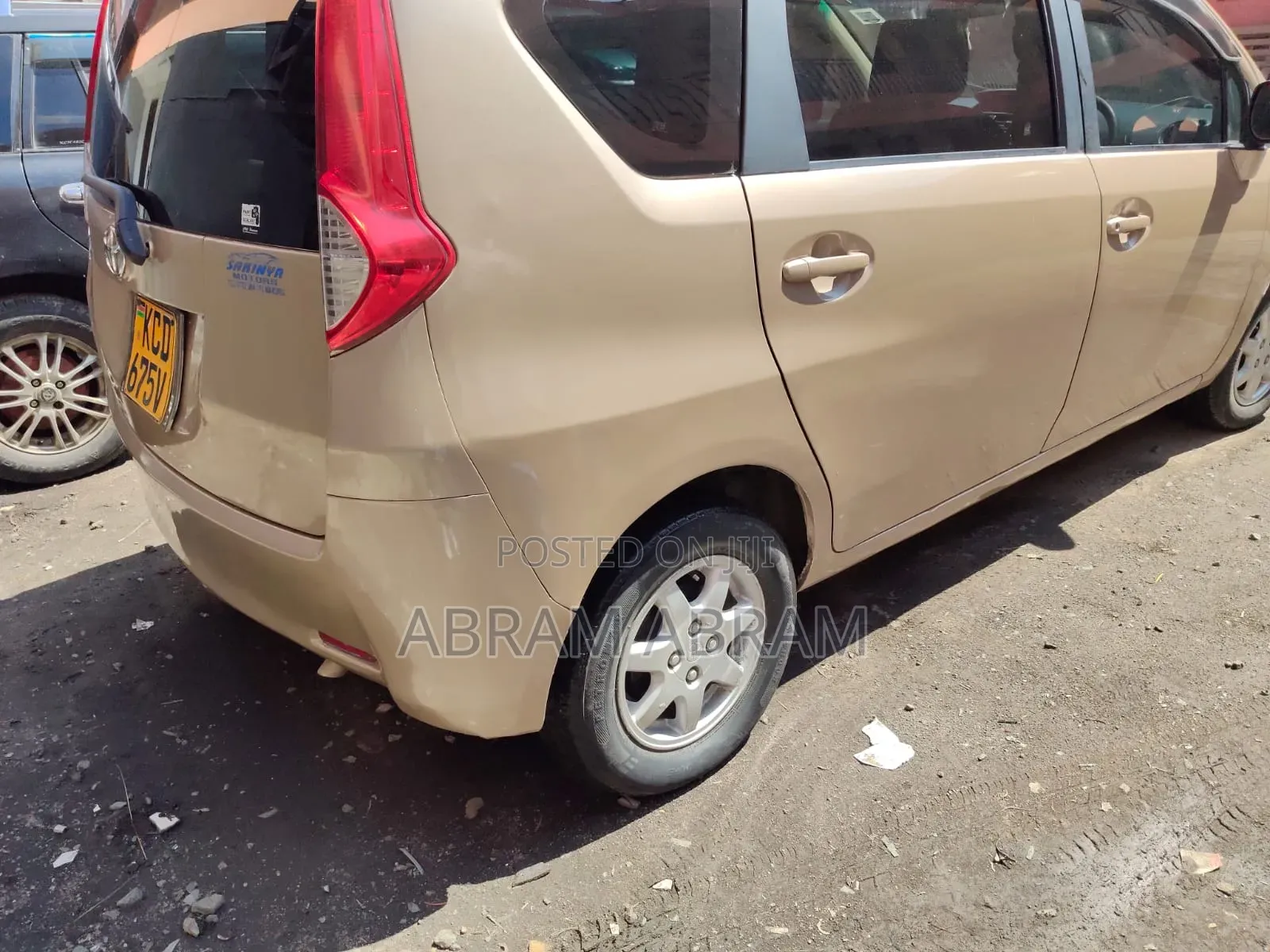 Toyota Passo Sette 2010 Beige
