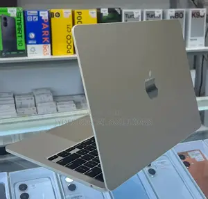 Laptop Apple MacBook Air 2022 M2 16GB Apple M2 SSD 256GB