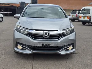 Honda Fit Shuttle 1.5 Hybrid 2WD 2019 Silver