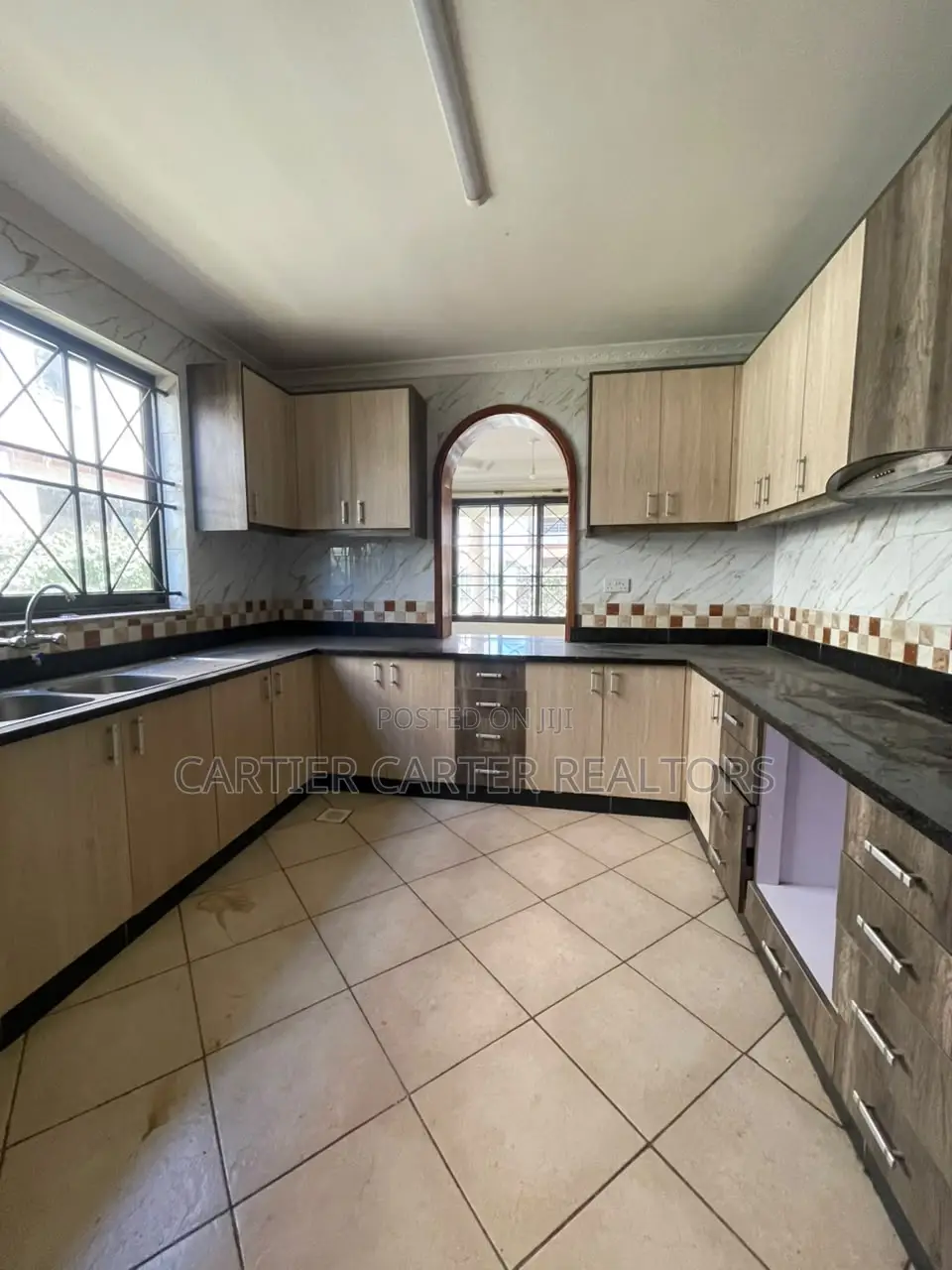 5bdrm Townhouse / Terrace in Syokimau, Gateway Mall Area for rent