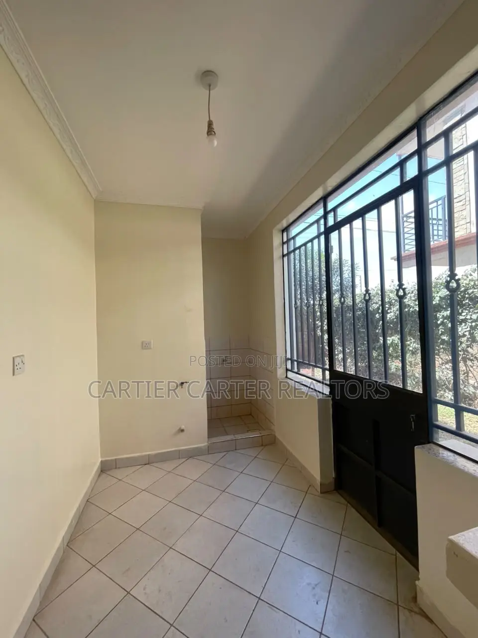 5bdrm Townhouse / Terrace in Syokimau, Gateway Mall Area for rent