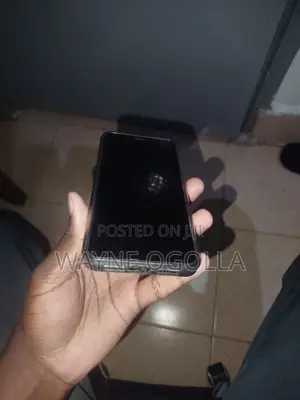 Neon Ultra 32 GB Black
