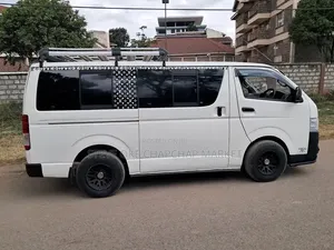 Toyota HiAce 2013