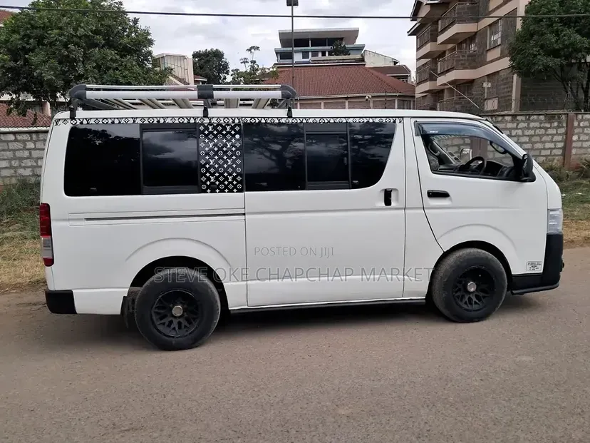 Toyota HiAce 2013