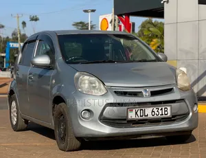 Toyota Passo 2016 Silver