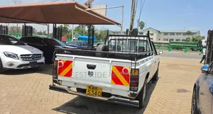 Nissan Pick-Up 2019 White