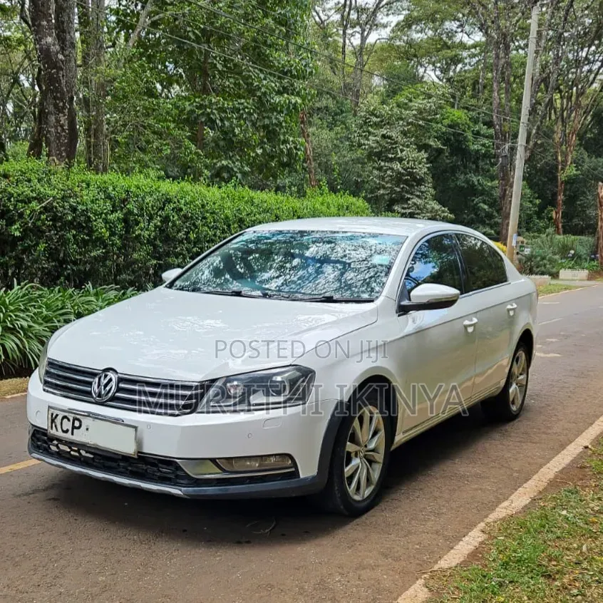 Volkswagen Passat 2011 White