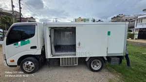 Toyota Dyna Refrigerator Truck 2017 White