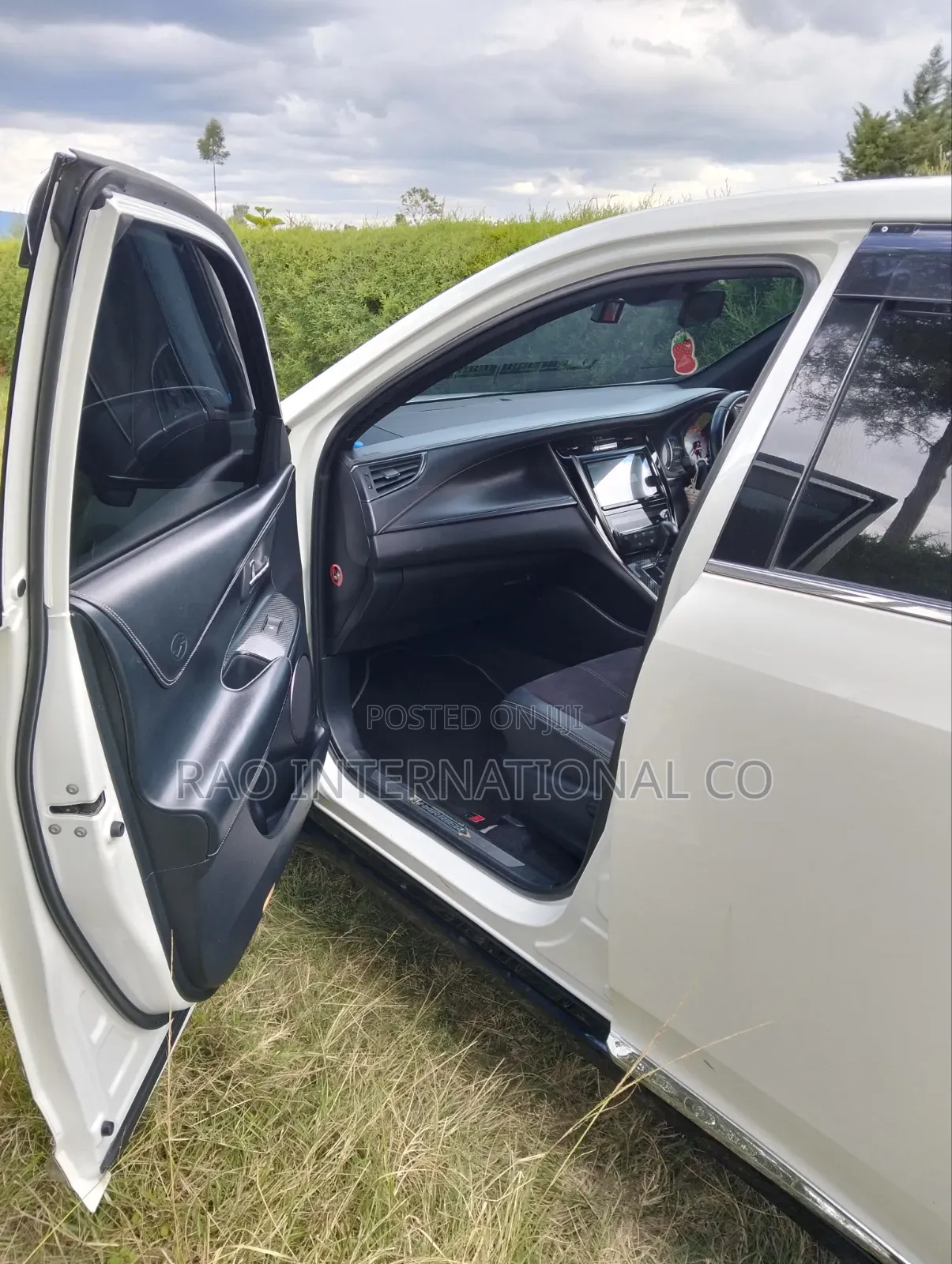 Toyota Harrier 2.0 2018 Pearl