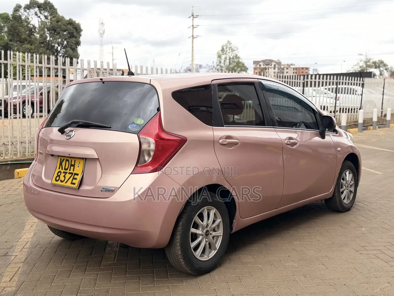 Nissan Note 2014 Pink
