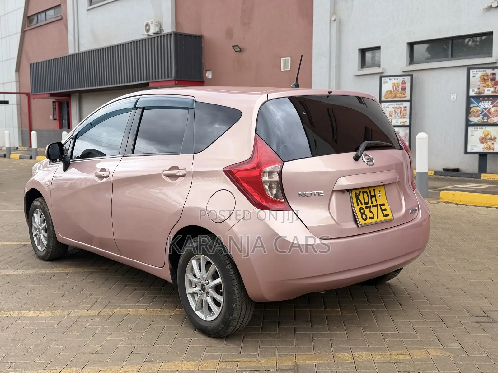 Nissan Note 2014 Pink