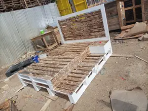Modern Pallets Box Bed