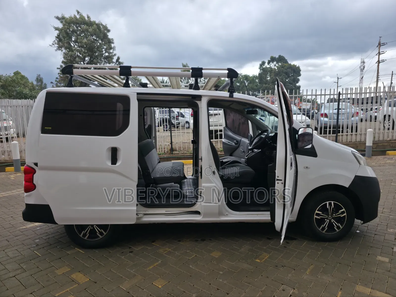 Nissan NV200 2014