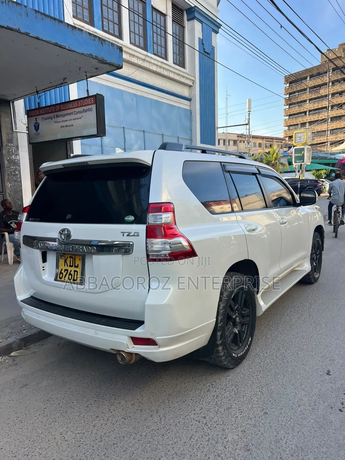 Toyota Land Cruiser Prado 2017 White
