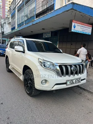 Toyota Land Cruiser Prado 2017 White