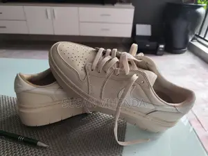 Sports Shoes