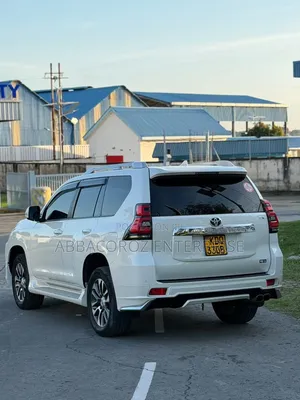 Toyota Land Cruiser Prado 2016 White