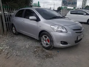 Toyota Belta 2005 Silver