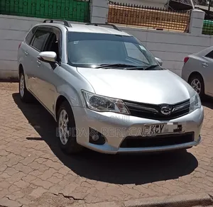 Toyota Corolla Fielder 2013 Silver