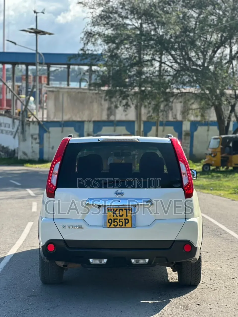 Nissan X-Trail 2011 White
