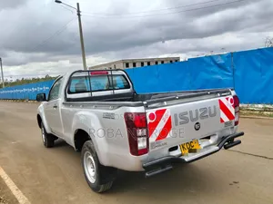 Isuzu D-MAX 2021 Silver