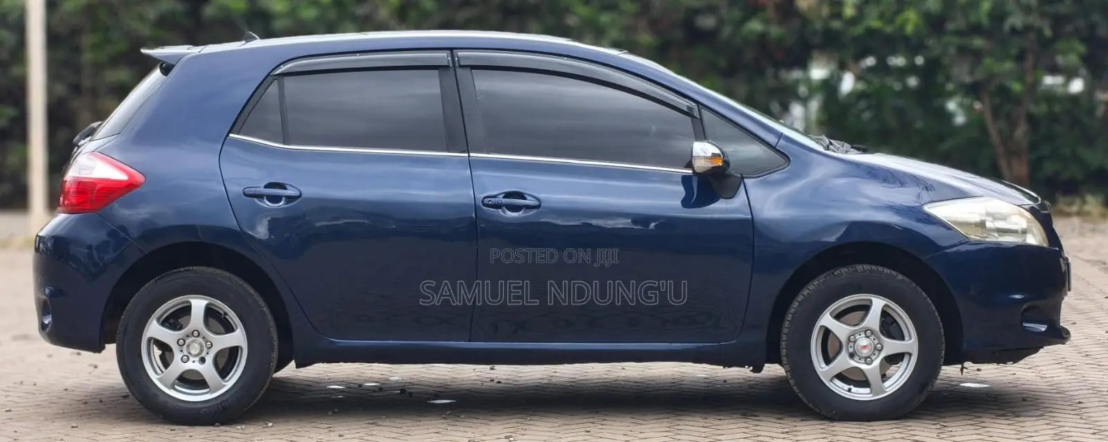 Toyota Auris 2012 Blue