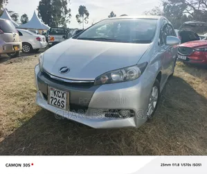 Toyota Wish 2012 Silver