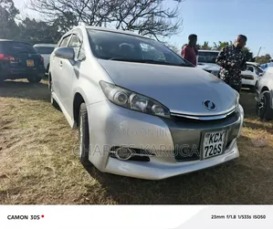 Toyota Wish 2012 Silver