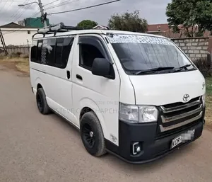 Toyota HiAce 2013