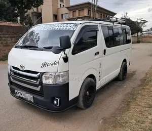 Toyota HiAce 2013