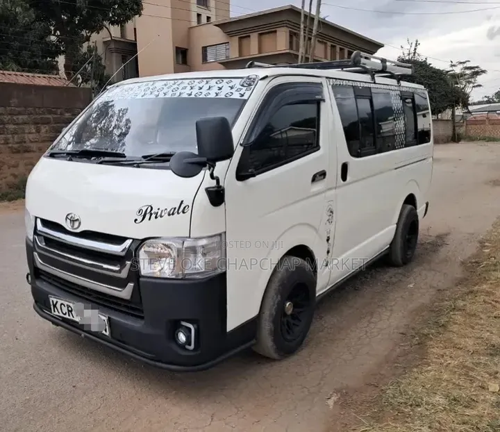 Toyota HiAce 2013