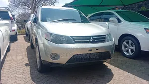 Mitsubishi Outlander 2011 Silver