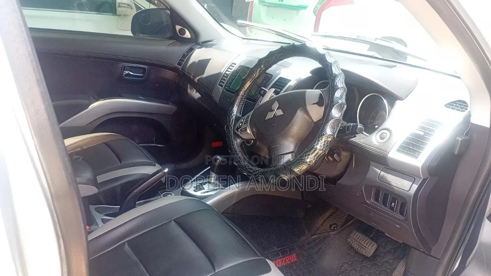 Mitsubishi Outlander 2011 Silver