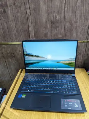 New Laptop MSI Crosshair 15 16GB Intel Core i7 SSD 512GB