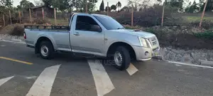 Isuzu D-MAX 2010 Silver
