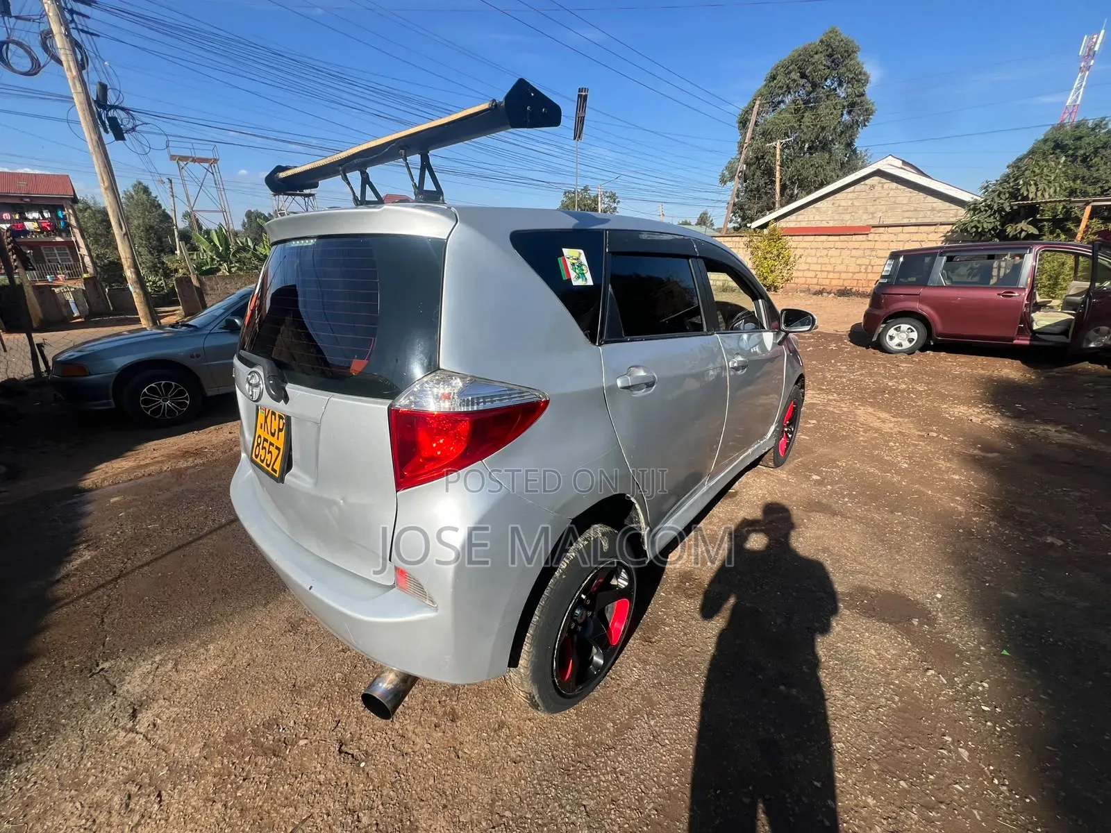 Toyota Ractis 1.3 FWD 2011 Silver