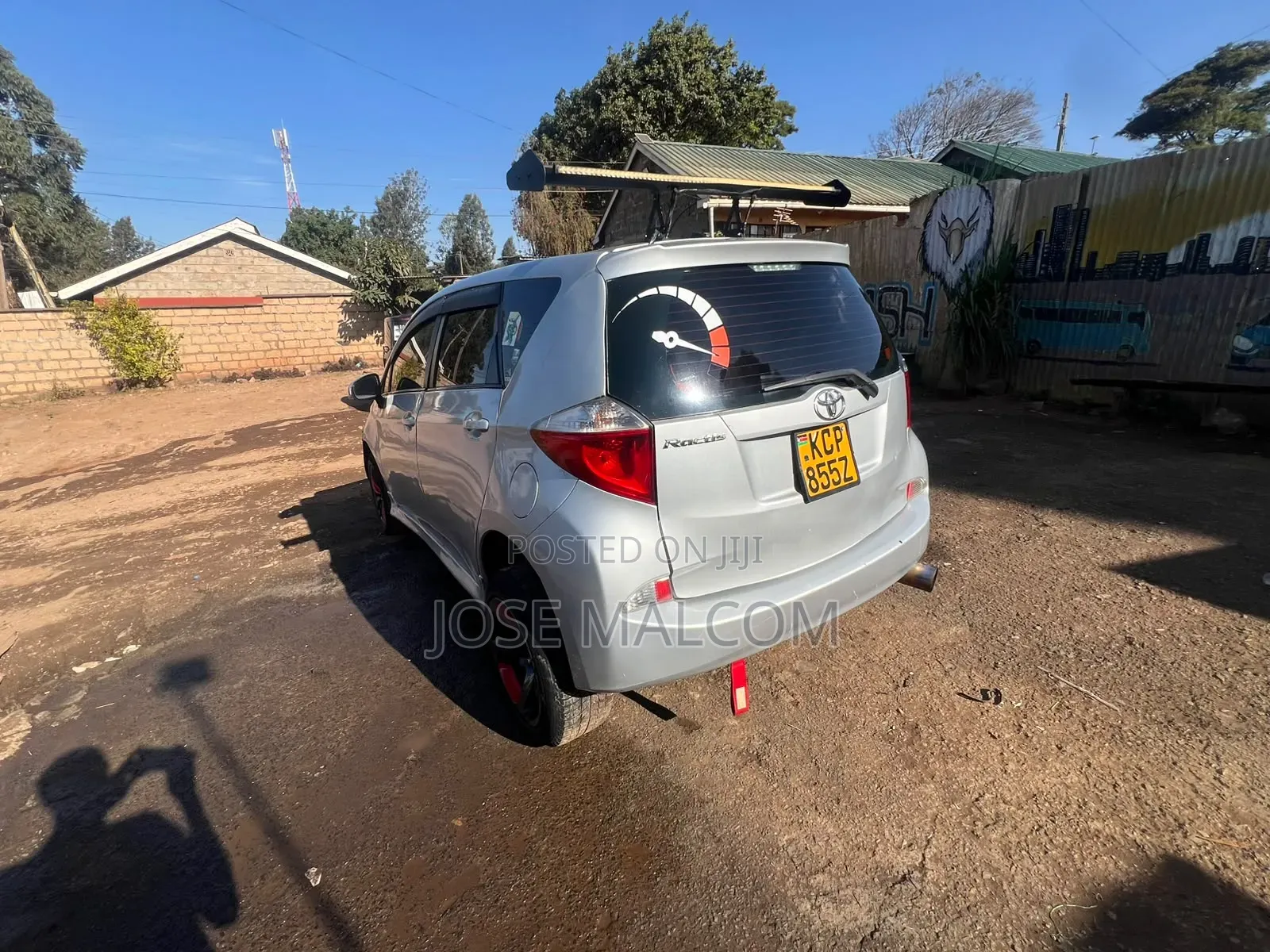 Toyota Ractis 1.3 FWD 2011 Silver