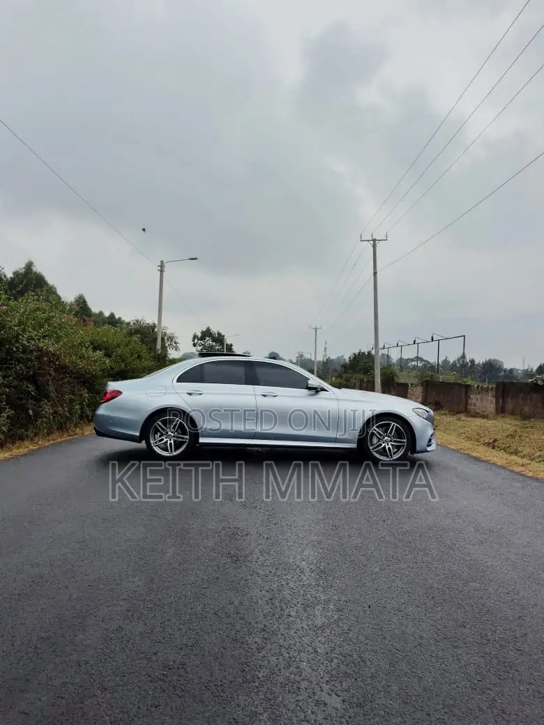 Mercedes-Benz E220 2018 Silver