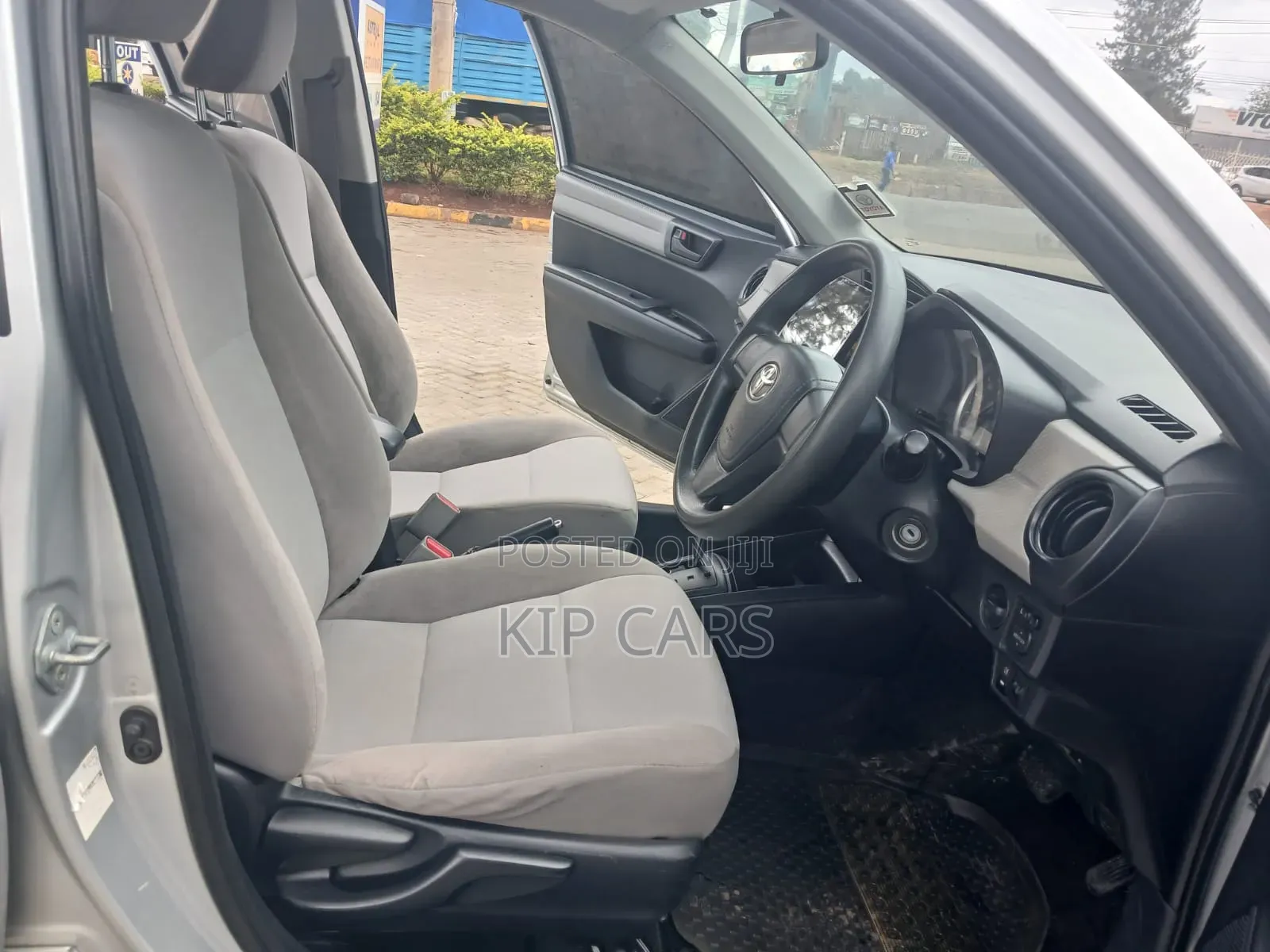 Toyota Axio 1.5 G 2WD 2013 Silver