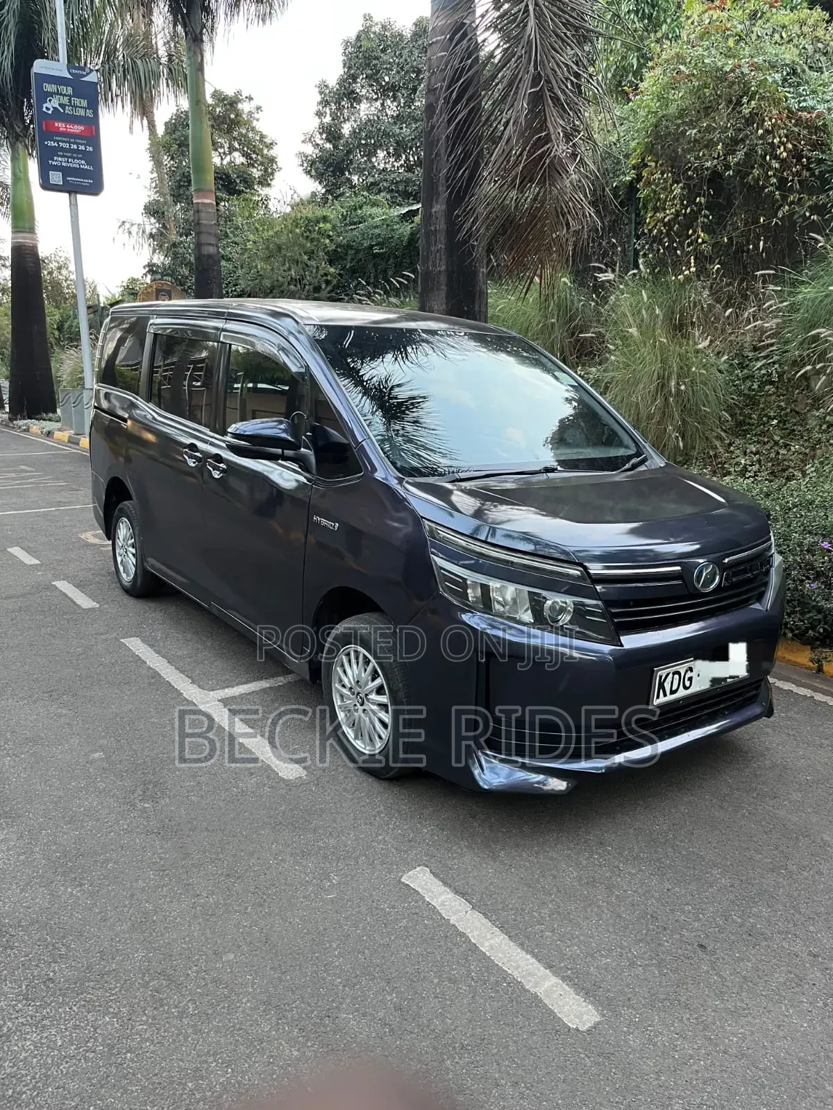 Toyota Voxy 2015 Black